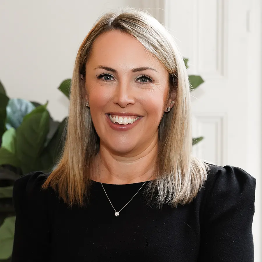 Dr Laura Wood
