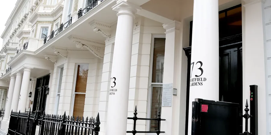 The entrance to Courtfield Private Practice a private GP practice in London